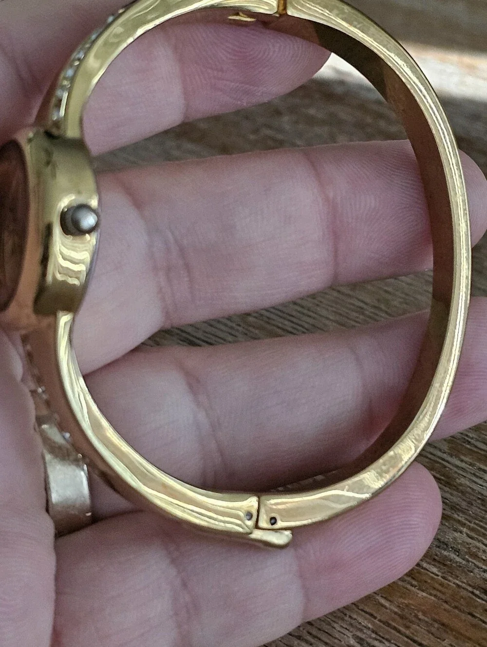 Ladies Gold Crystal Bangle Watch for Women - Elegant Bracelet Timepiece